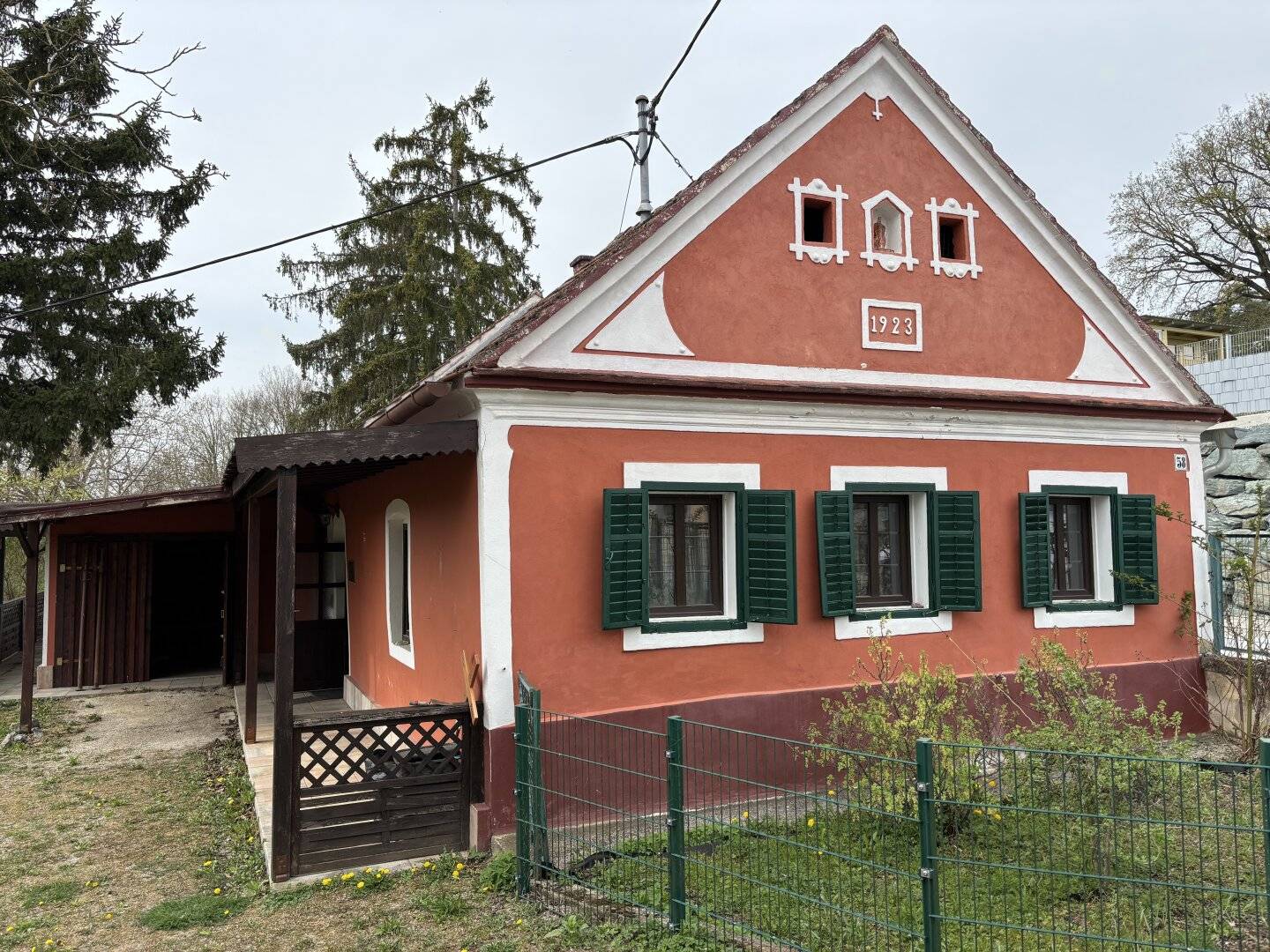 Einfamilienhaus mit Ferienhaus und großem Garten