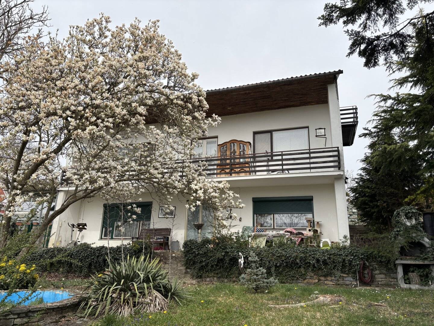 Einfamilienhaus mit Ferienhaus und großem Garten