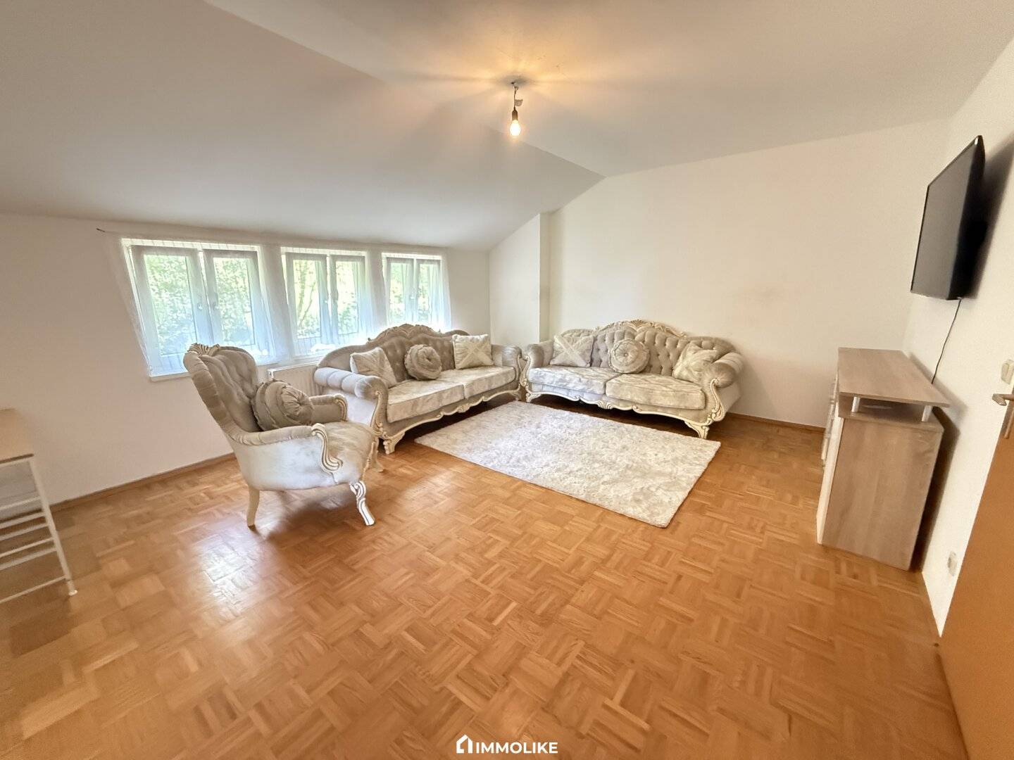 Charmante Altbauwohnung mit Parkplatz und Garten in Bahnhofsnähe