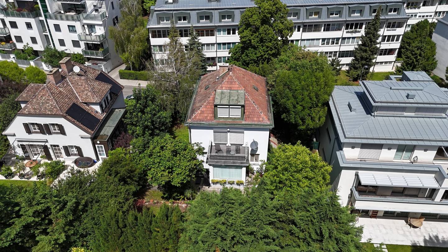 Family House with Development Potential in Grinzing