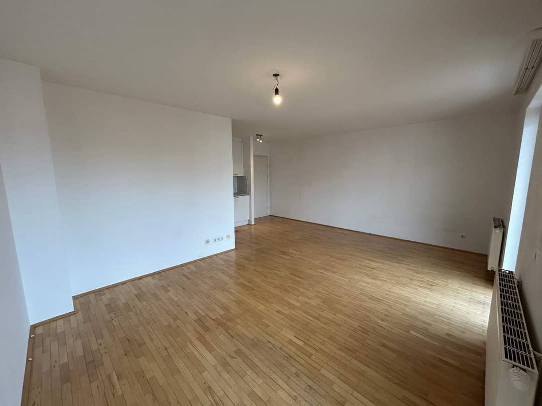 Helle Garçonnière mit Balkon im 7. Bezirk
