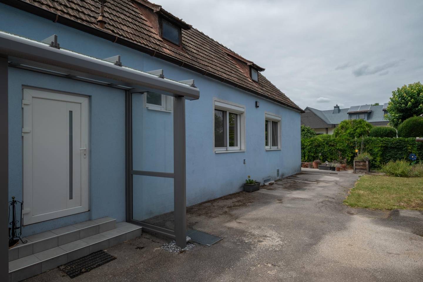 Charmantes Einfamilienhaus mit großem Grundstück und reaktivierbarem Wintergarten