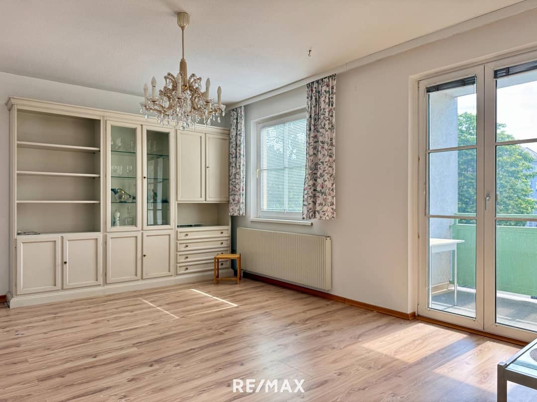 Bright Loggia Apartment with Cathedral View and Elevator in the City Center