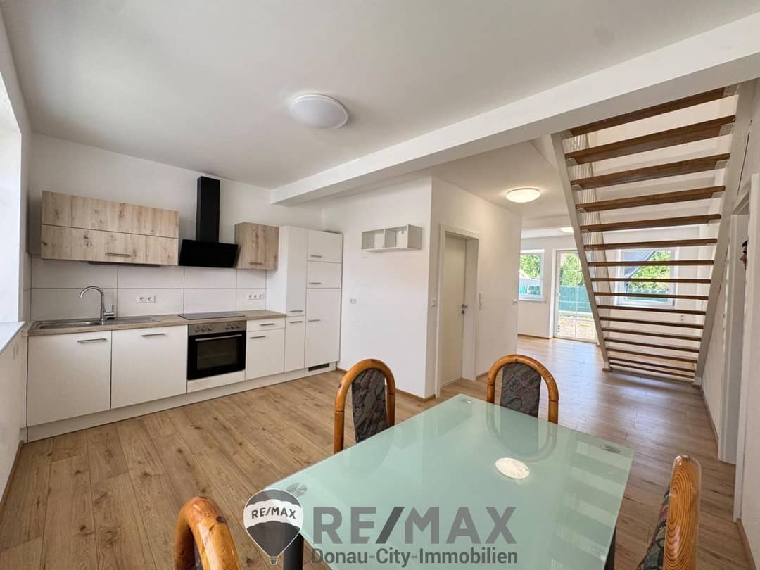 Bright Maisonette Apartment with Sunny Garden