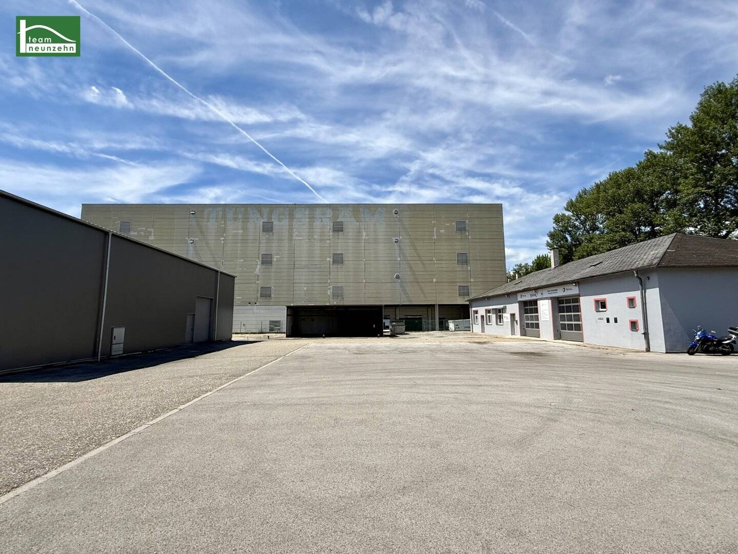 Spacious Workshop with Separate Office and Kitchen in Floridsdorf