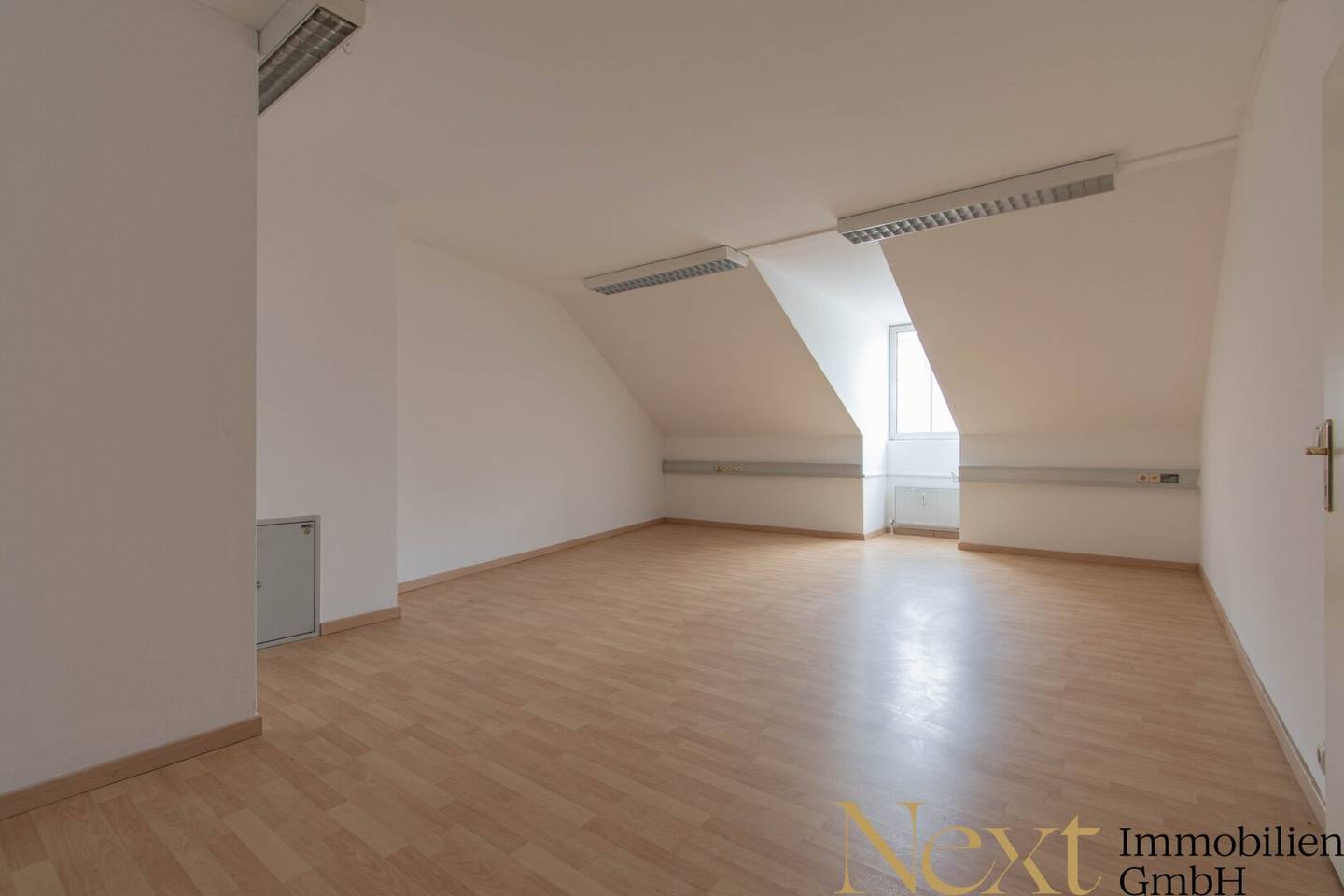 Bright, ideally divided office space in a central Linz location for rent