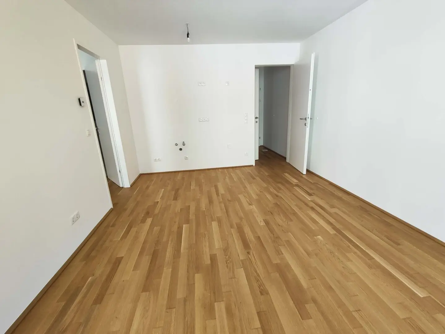 Bright New Build Apartment with Balcony and West Exposure