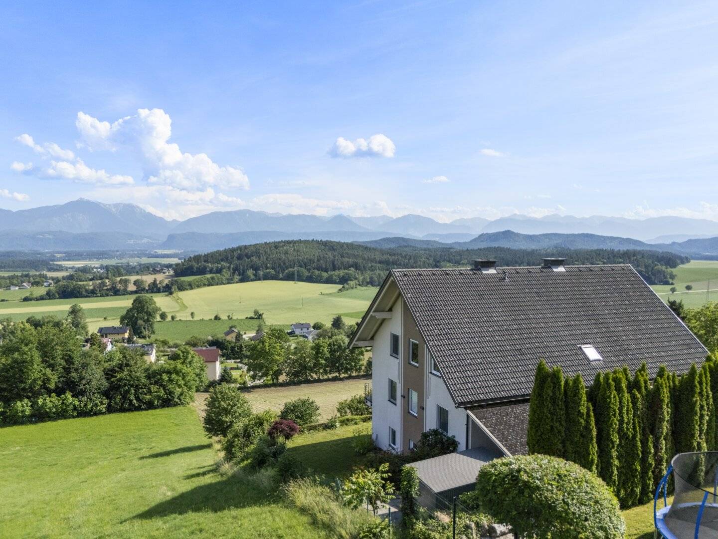 Einfamilienhaus mit Panoramablick Pool und Wellnessbereich am Magdalensberg