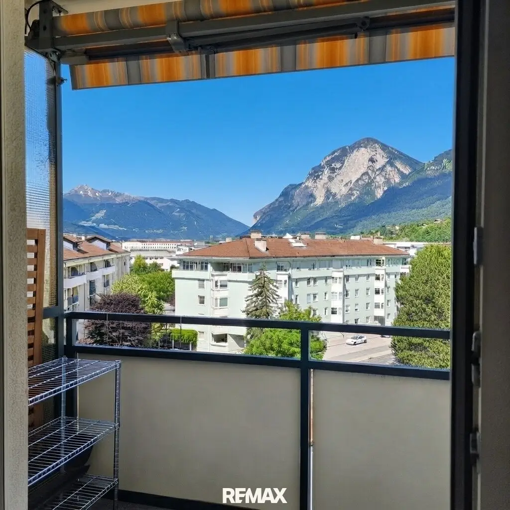 Helle 3,5 Zimmer Wohnung mit Loggia und Tiefgarage in Innsbruck