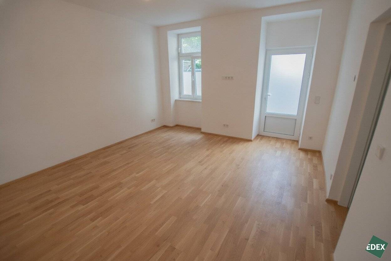 Bright commercial space near Brunnengasse