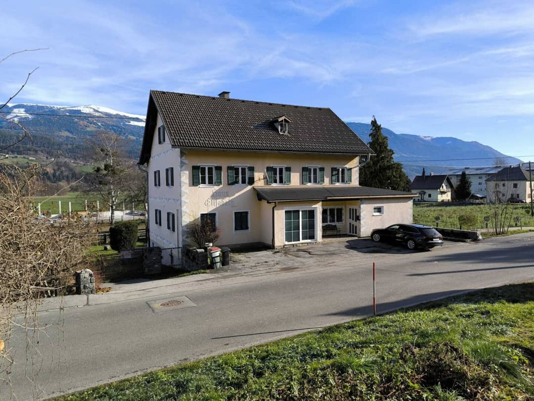 Einfamilienhaus mit Garten und Ausbaureserve in sonniger Lage
