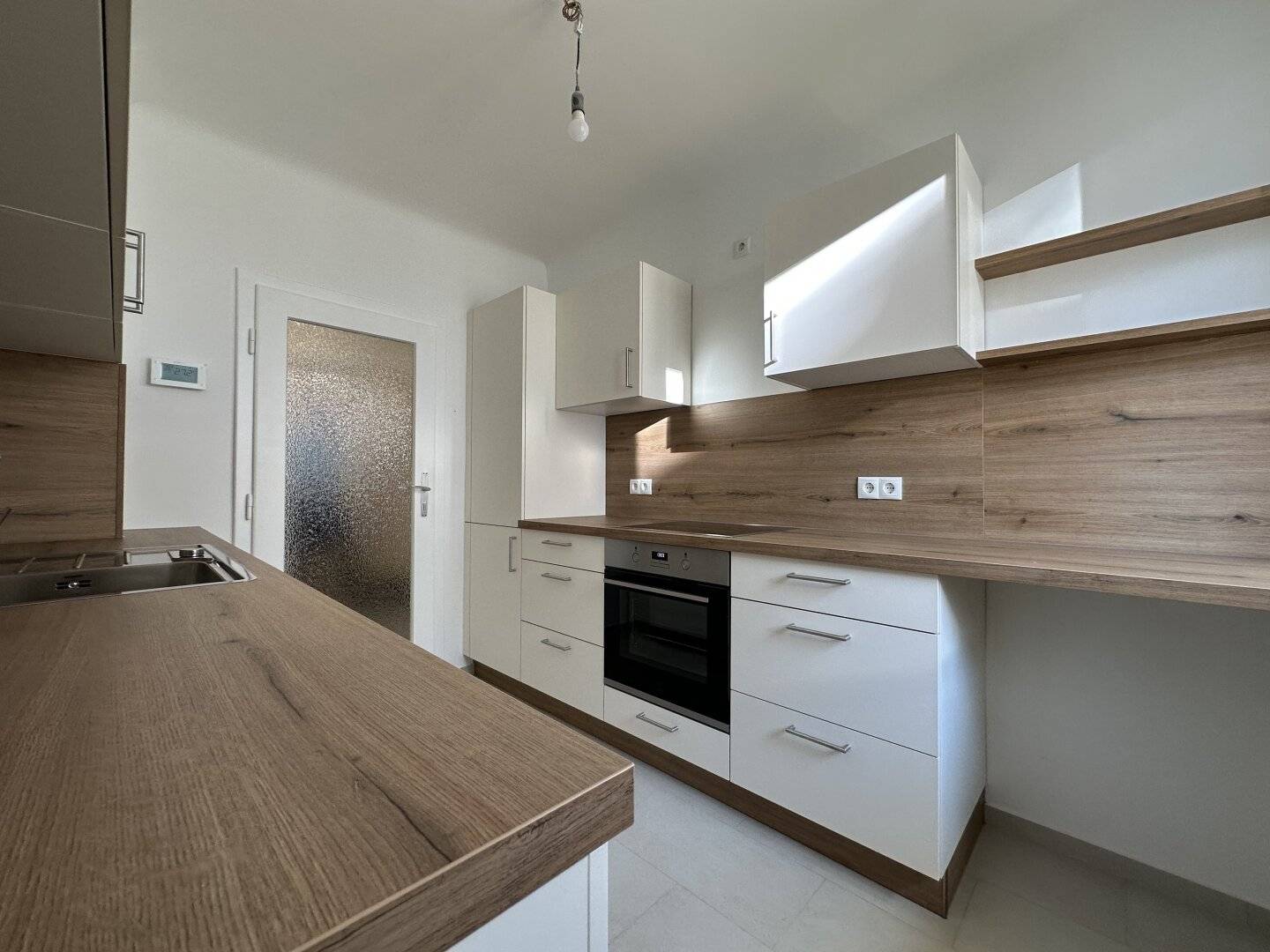 Bright renovated 2-room apartment with balcony in the 4th district