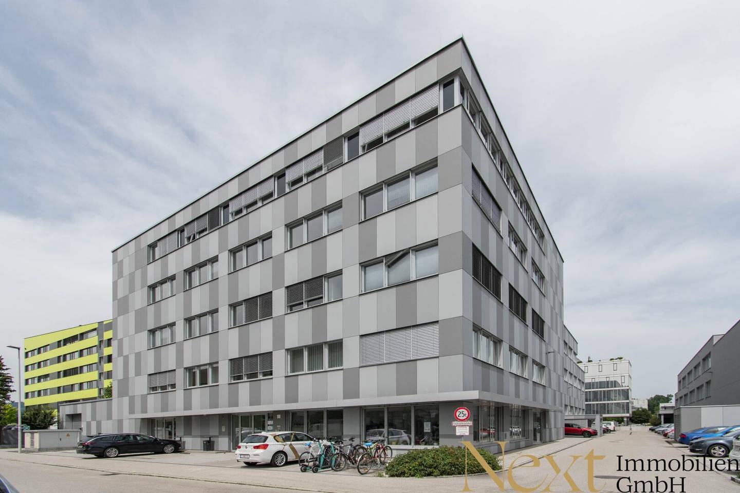 Modern office space including terrace in top location in Linz city center for rent