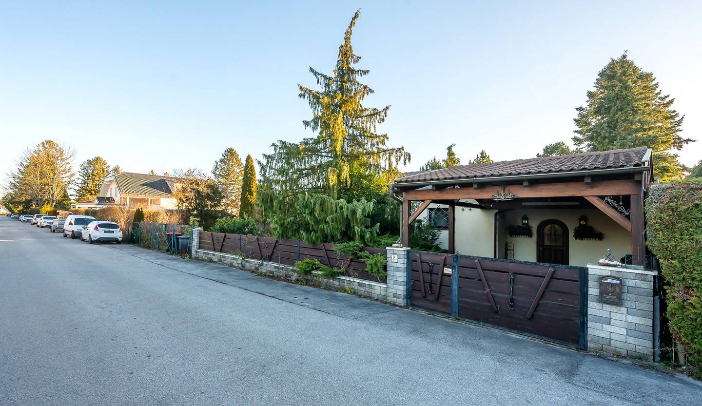 Charmantes Ferienhaus mit Wintergarten und Garten in Neufeld
