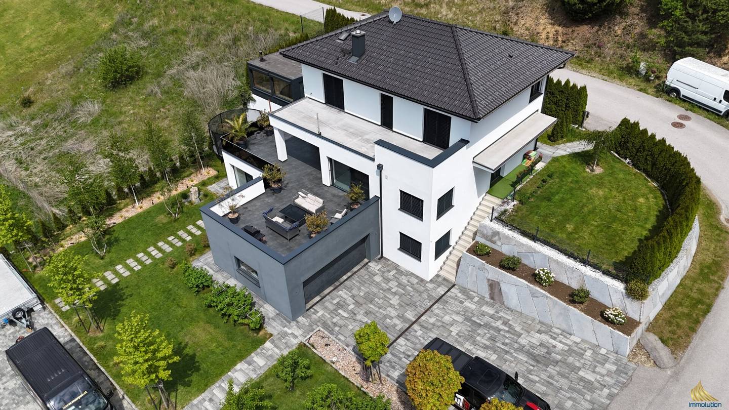 Modernes Landhaus mit Sauna und Weitblick in sonniger Hanglage