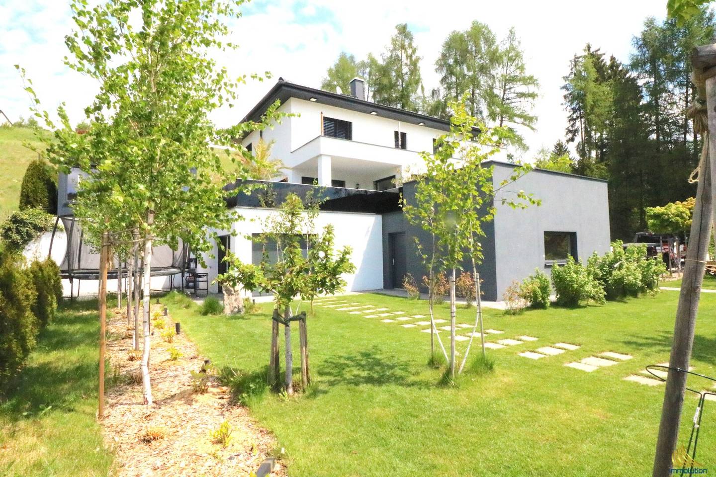 Modernes Landhaus mit Sauna und Weitblick in sonniger Hanglage