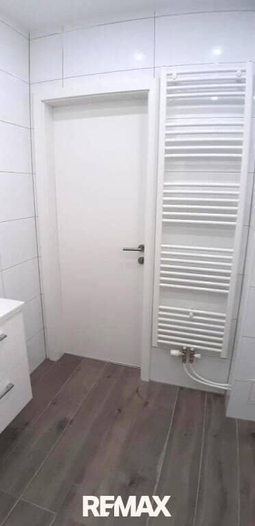 Sanierte Studentenwohnung mit Balkon und Garten