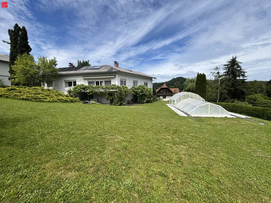 Quiet Bungalow with Pool and Garden in Arnfels