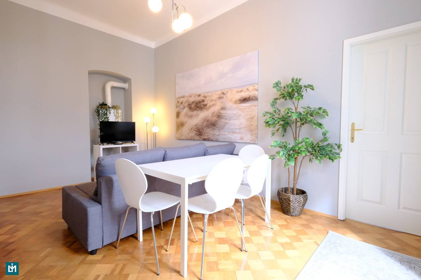 MÖBLIERTE 2-ZIMMER WOHNUNG IN TOP-LAGE!