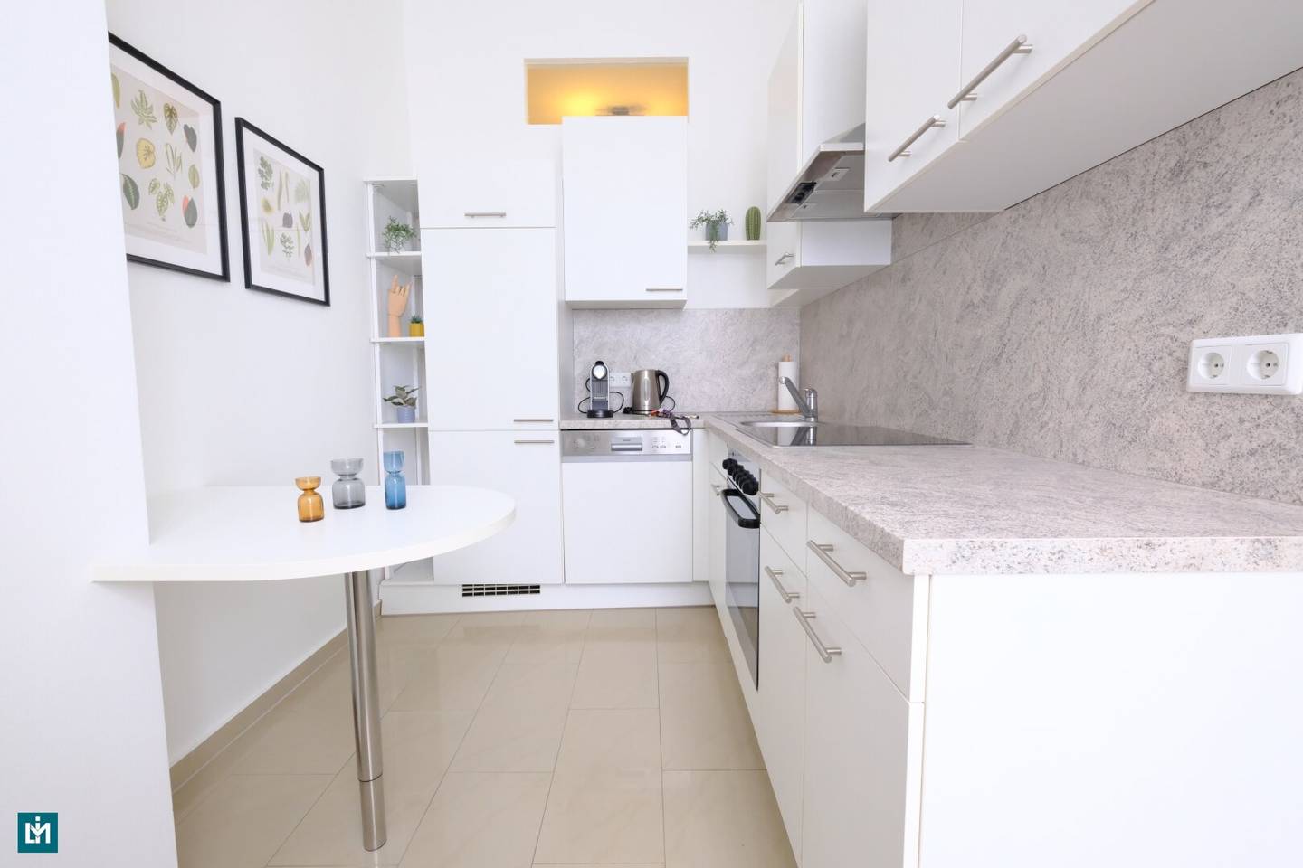 MÖBLIERTE 2-ZIMMER WOHNUNG IN TOP-LAGE!