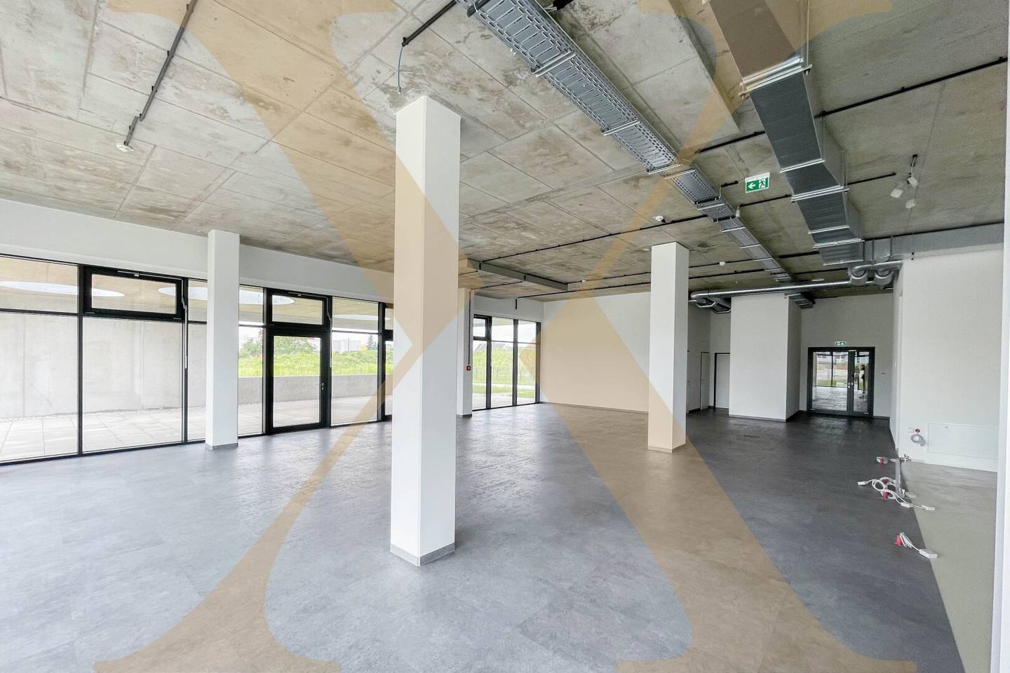 Attention restaurateurs! Top modern commercial space with a generous guest terrace in Asten for rent