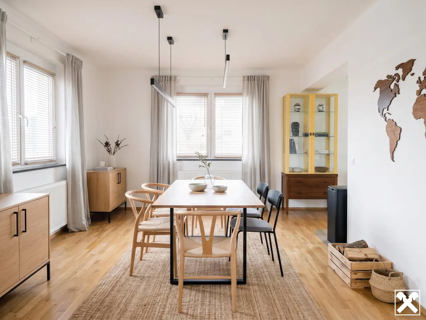 Geräumiges Einfamilienhaus mit großem Garten und Doppelgarage in Ternitz