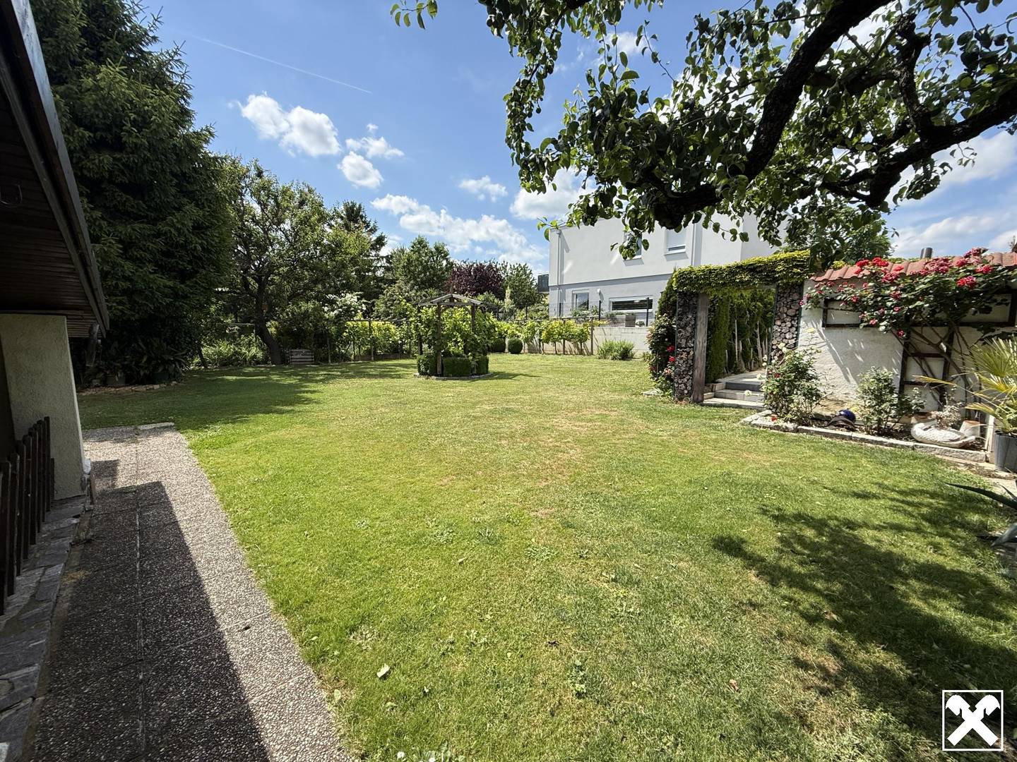 Einfamilienhaus mit Pool und großem Garten in Eisenstadt