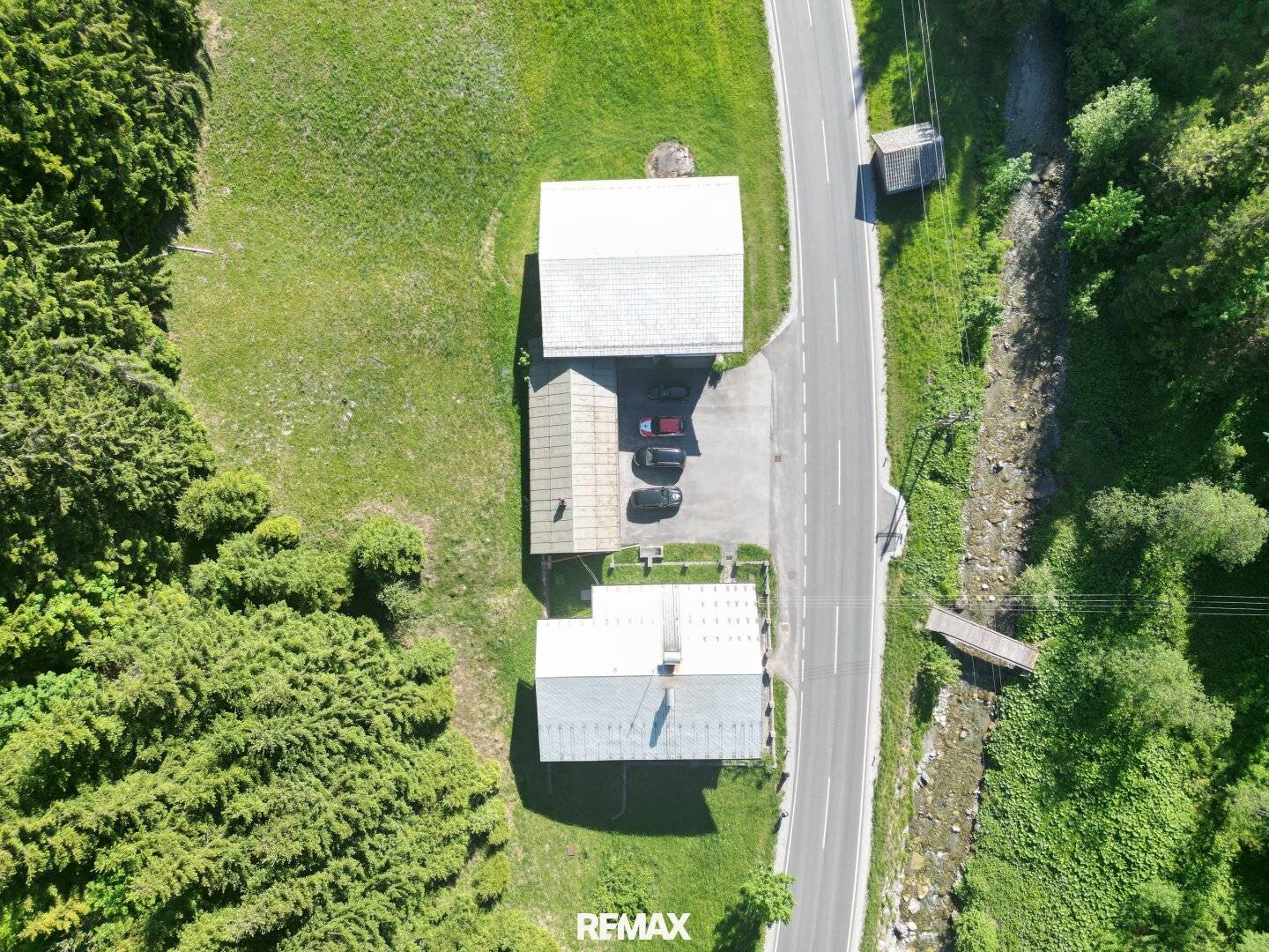 Landwirtschaft mit Wald und Stallgebäude in Eben im Pongau