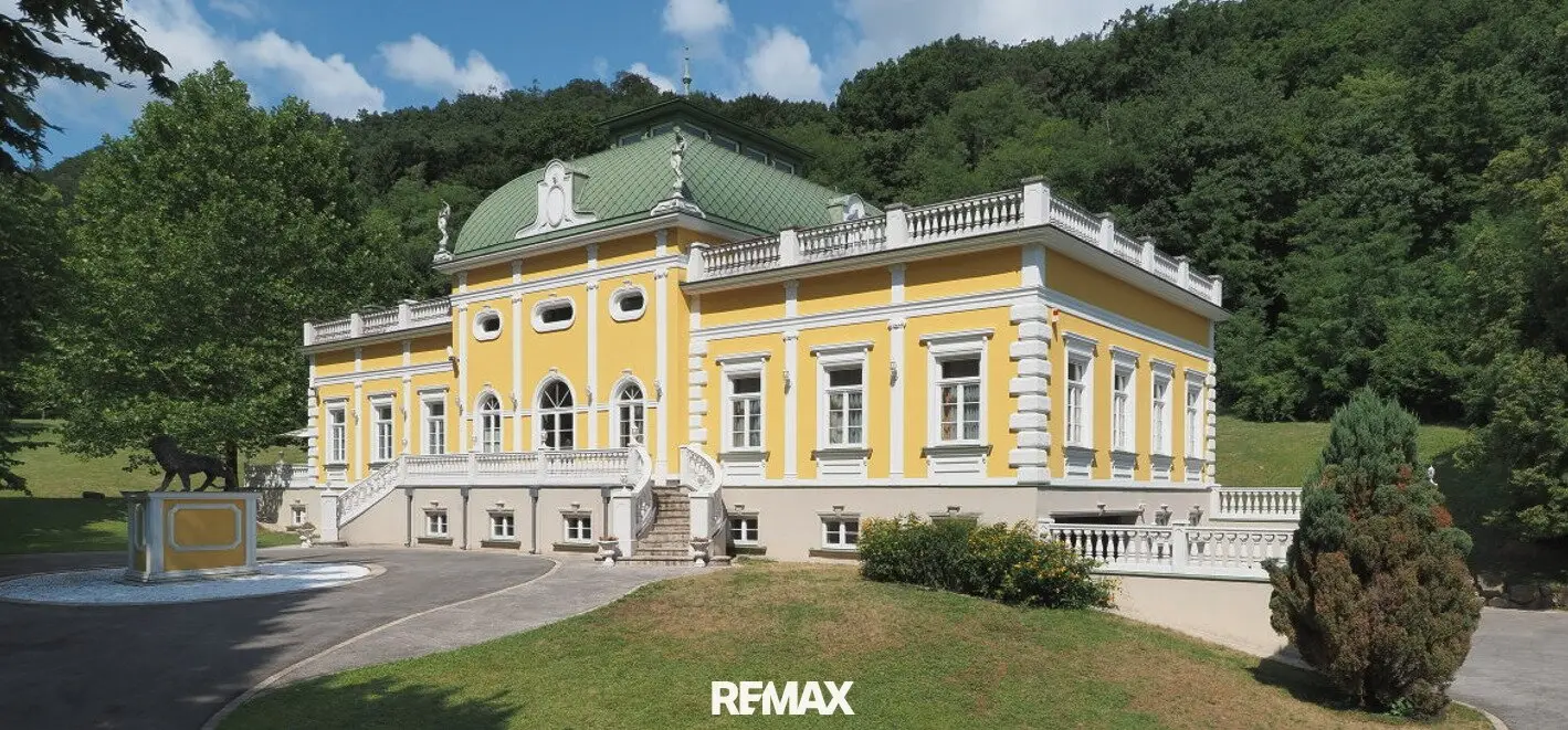 Herrenhaus mit Parkettboden und Dachterrassen in Grünruhelage