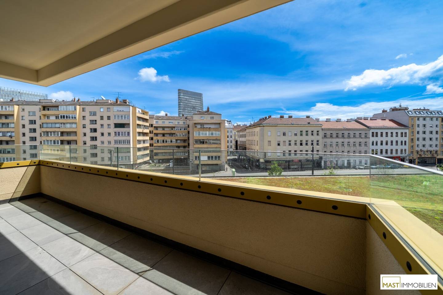 MILiving 3-room apartment immediately available