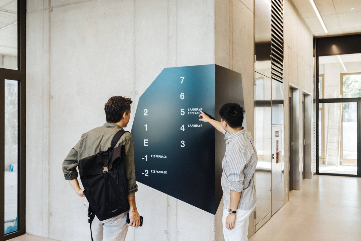 Coworking unit with air conditioning and underground parking