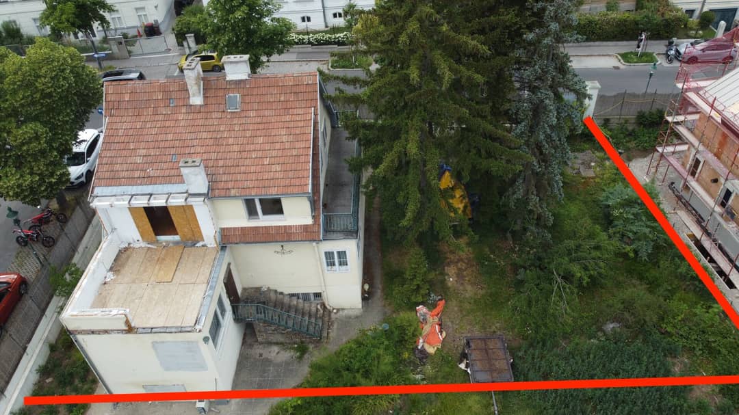 Sanierungsbedürftiges Einfamilienhaus mit Garten in zentraler Lage