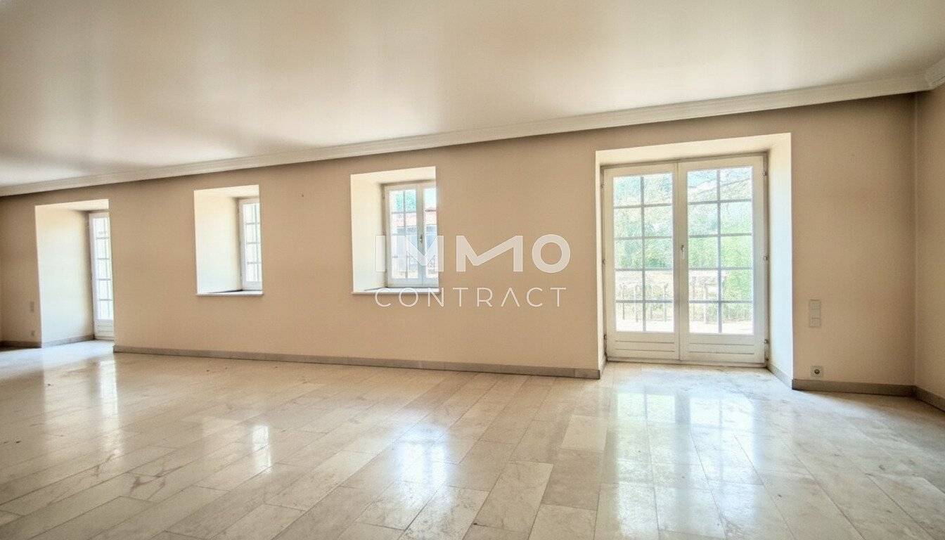 Family house with guest apartment and large garden