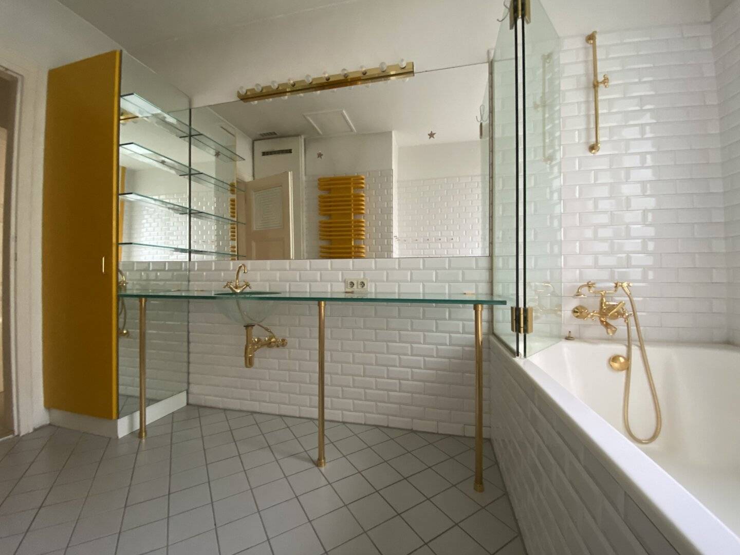 Charming period apartment with veranda in quiet Cottage location