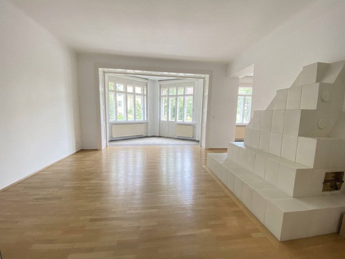 Charming period apartment with veranda in quiet Cottage location