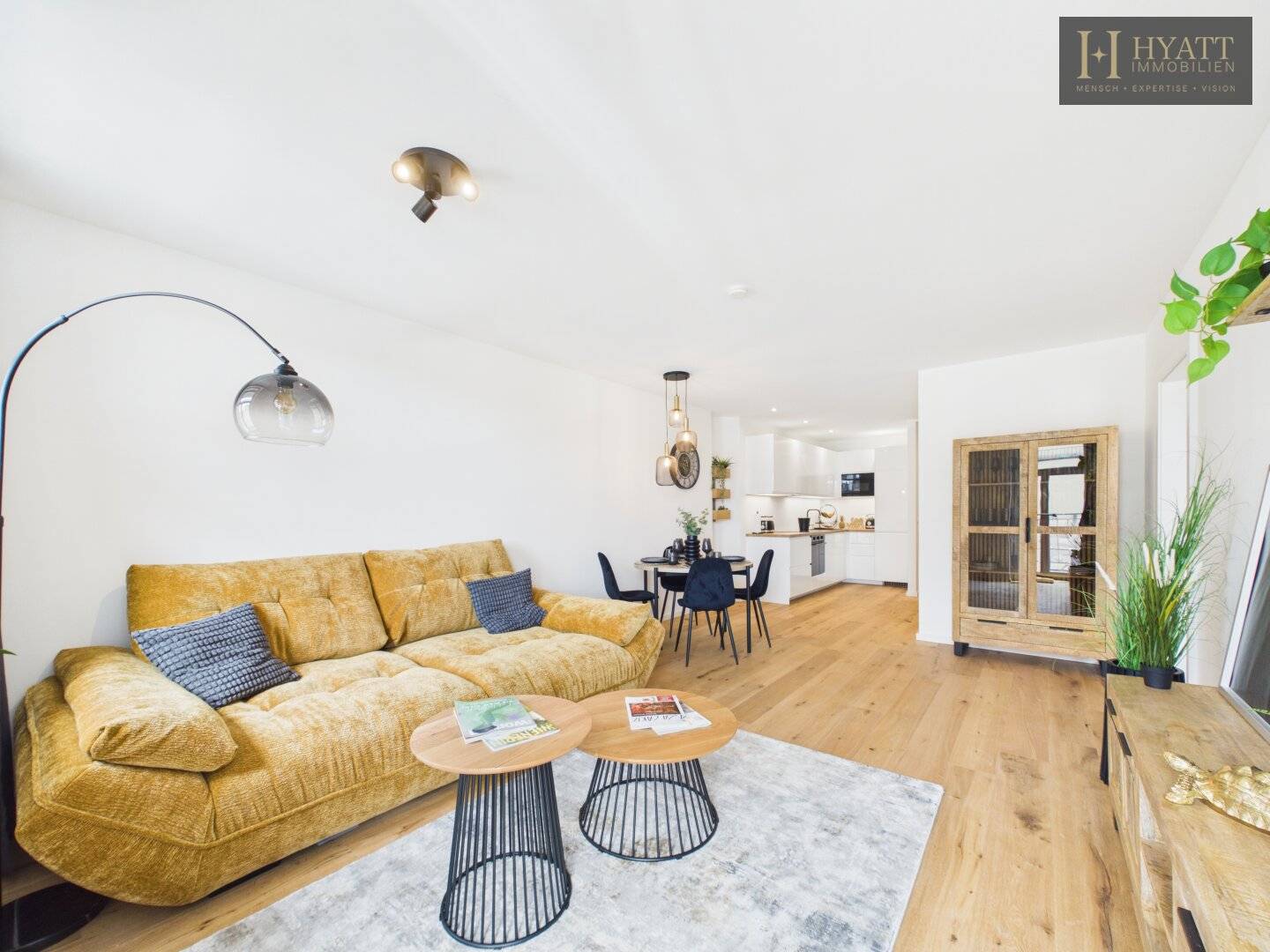 Lichtdurchflutete Neubauwohnung mit Balkon nahe Antonspark