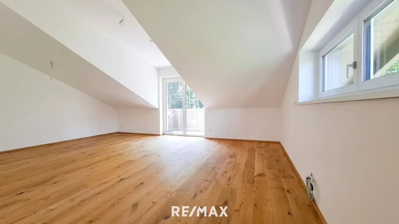 Light filled Maisonettewohnung with balcony by the woodland