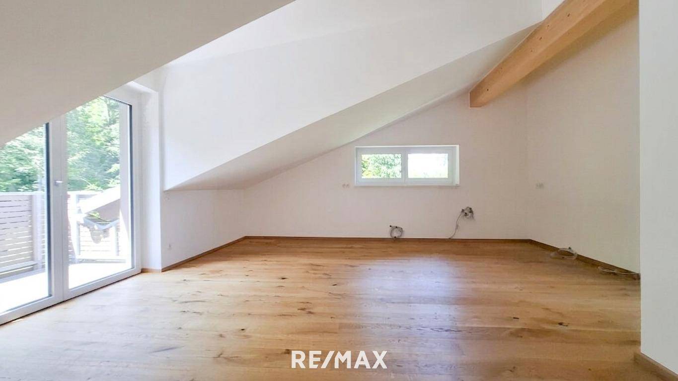 Maisonettewohnung mit Balkonen und PV Anlage in Waldrandlage