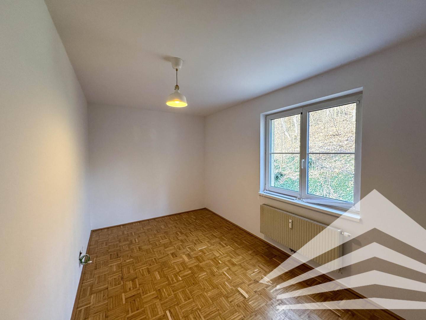 Bright apartment with winter garden and loggia near the Danube
