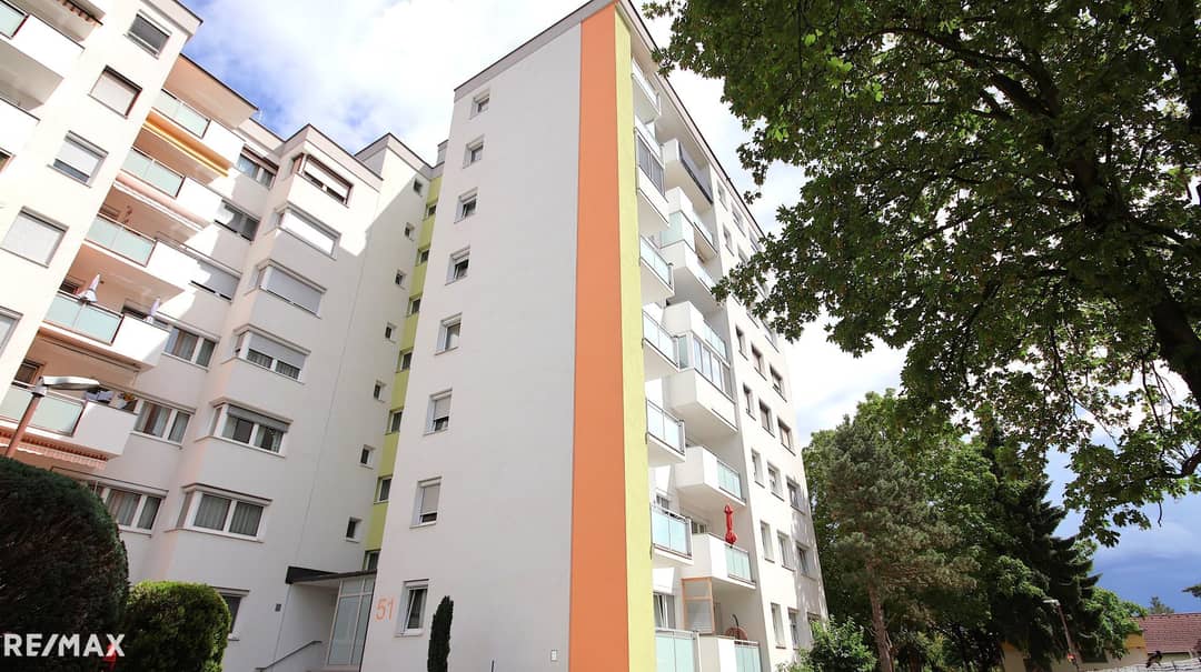 Sonnige Wohnung mit Balkon und Loggia in ruhiger Lage