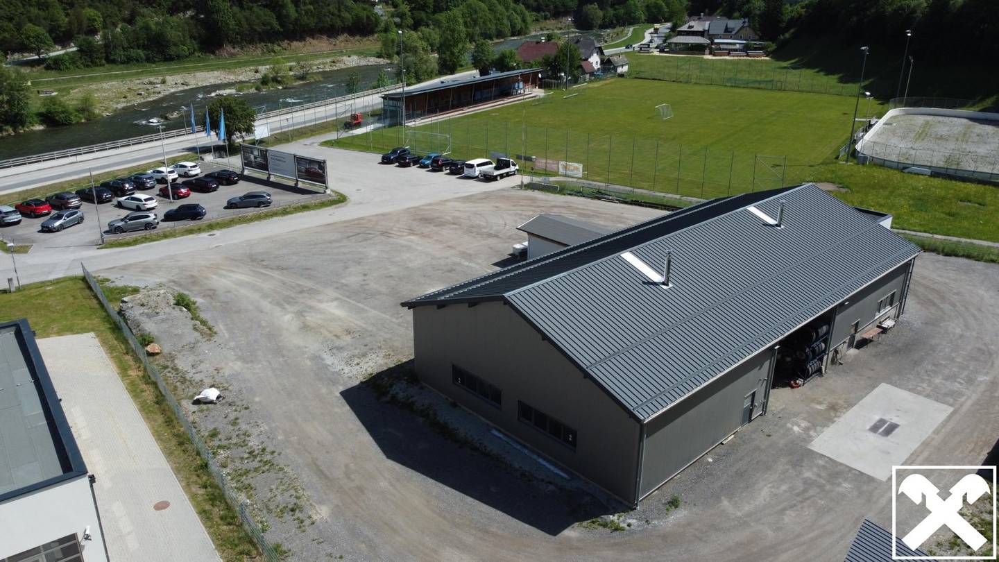 Gewerbehalle mit Carport und Lagerflächen in Ramingstein