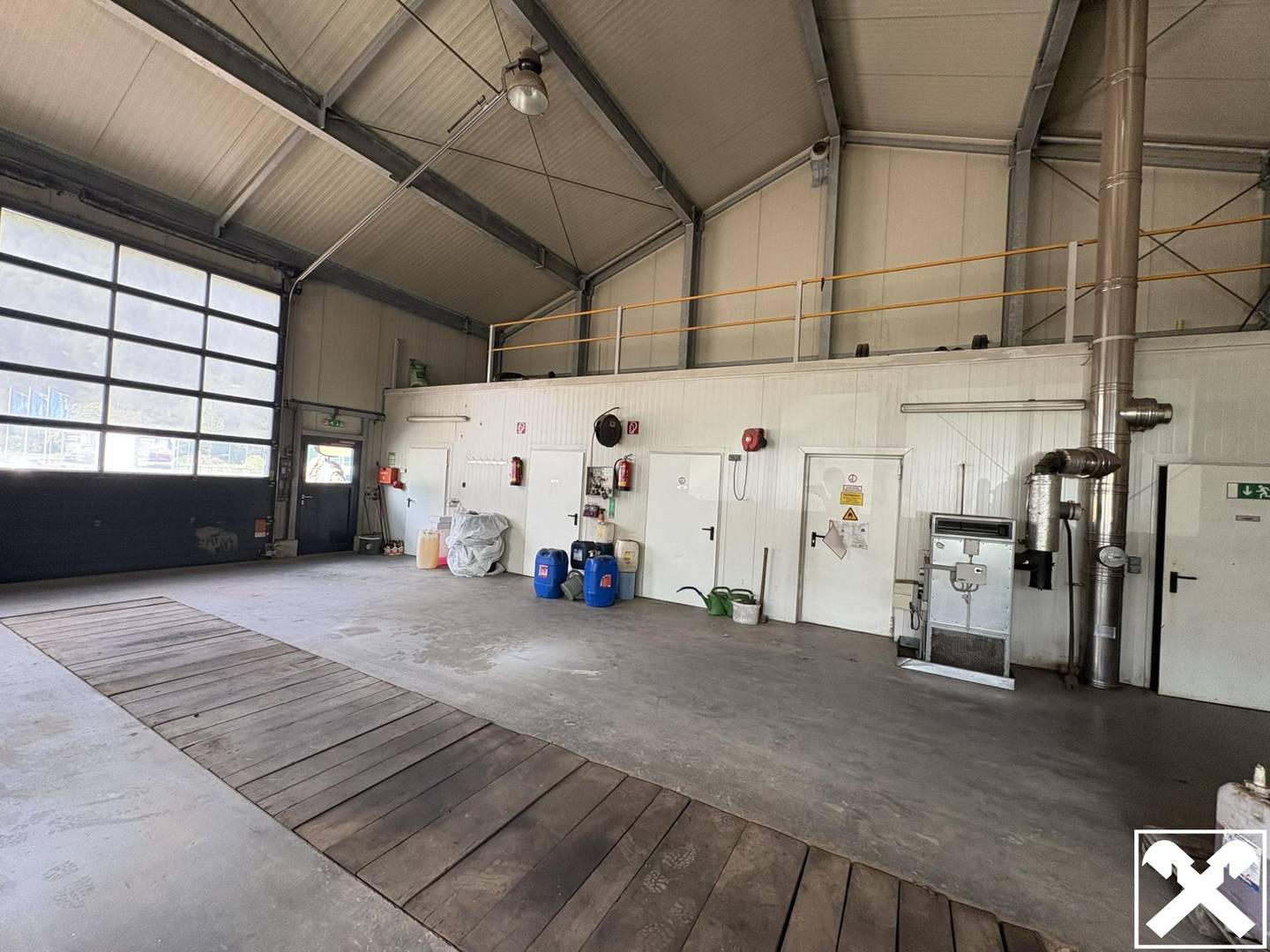 Gewerbehalle mit Carport und Lagerflächen in Ramingstein