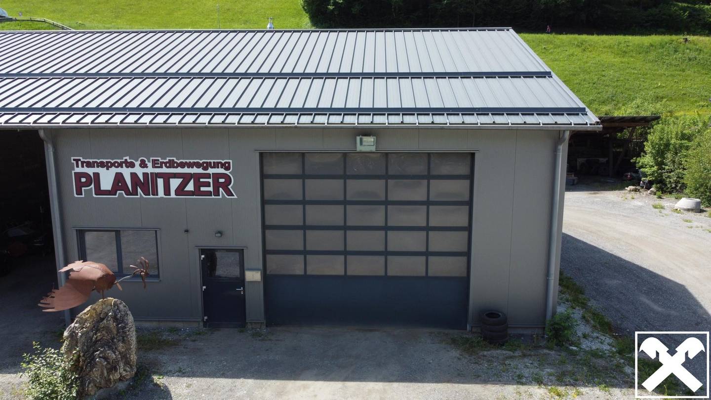 Gewerbehalle mit Carport und Lagerflächen in Ramingstein