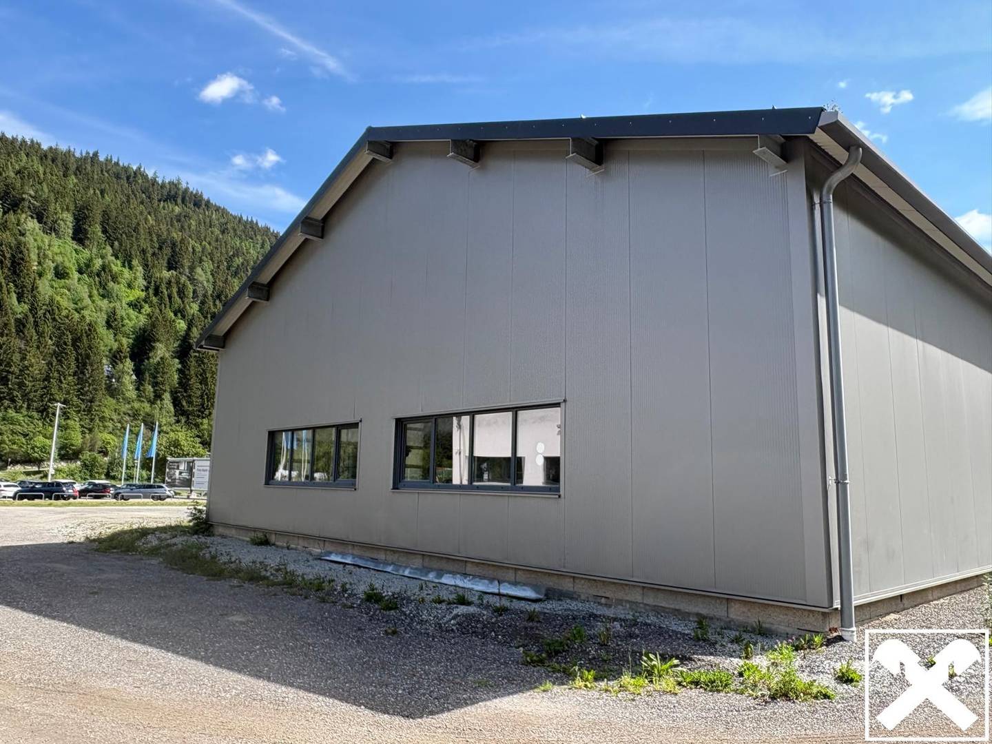 Gewerbehalle mit Carport und Lagerflächen in Ramingstein