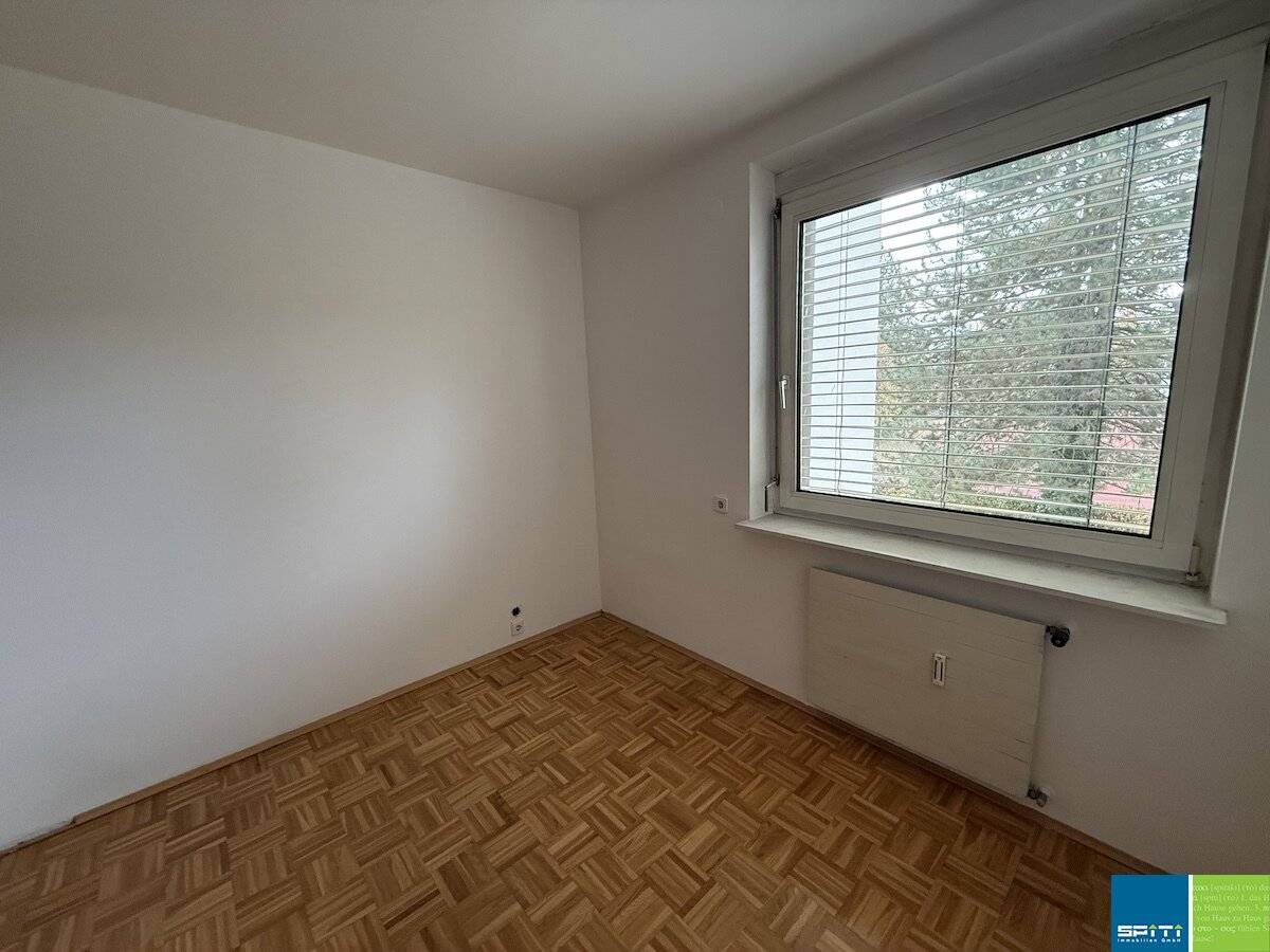 Süd ausgerichtete Wohnung mit Loggia und Parkplatz