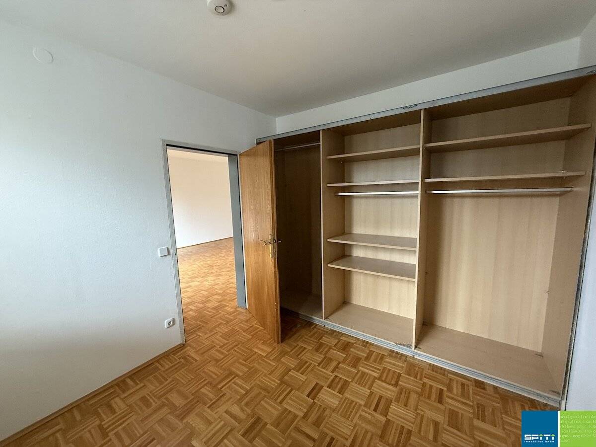 Süd ausgerichtete Wohnung mit Loggia und Parkplatz