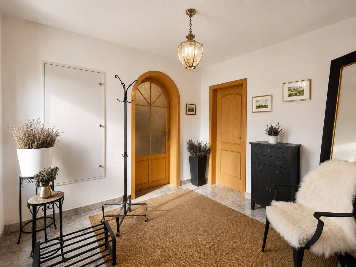 Einfamilienhaus mit Terrasse und Garage in Weinlage