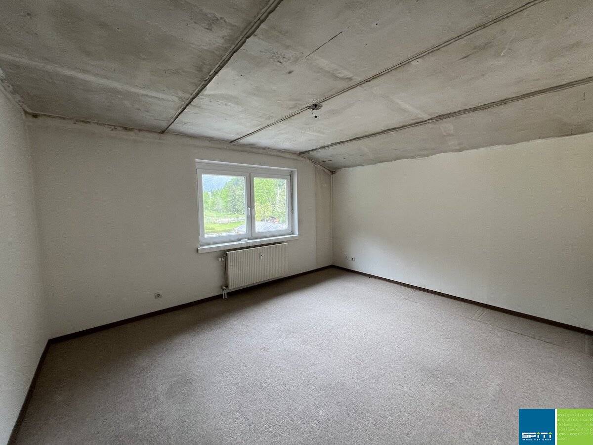 Apartment with balcony and parking in a quiet location
