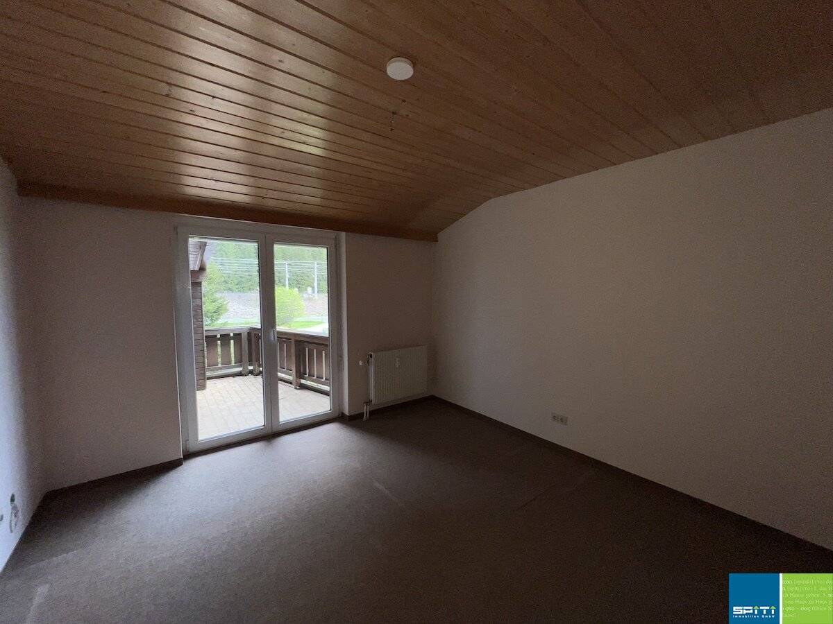 Apartment with balcony and parking in a quiet location