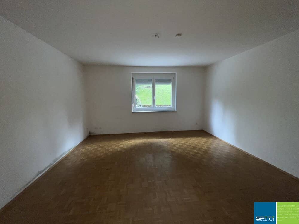 Upper ground floor apartment with cellar compartment